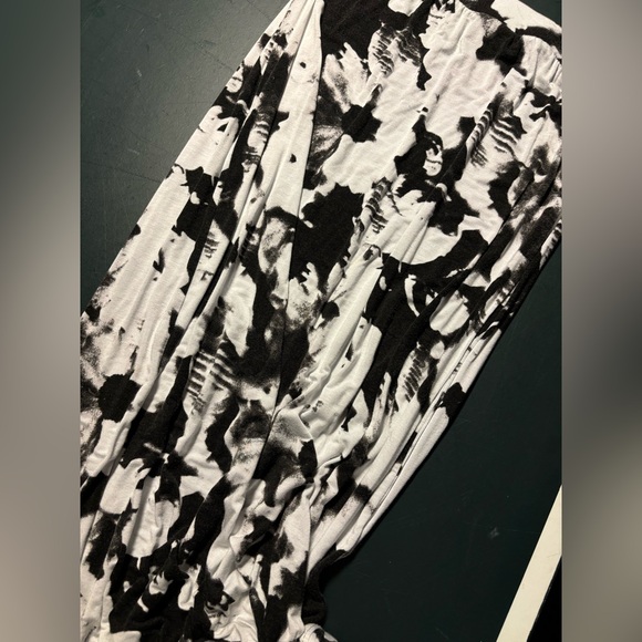 (4) Flowy Skirts for $12 - Picture 14 of 16